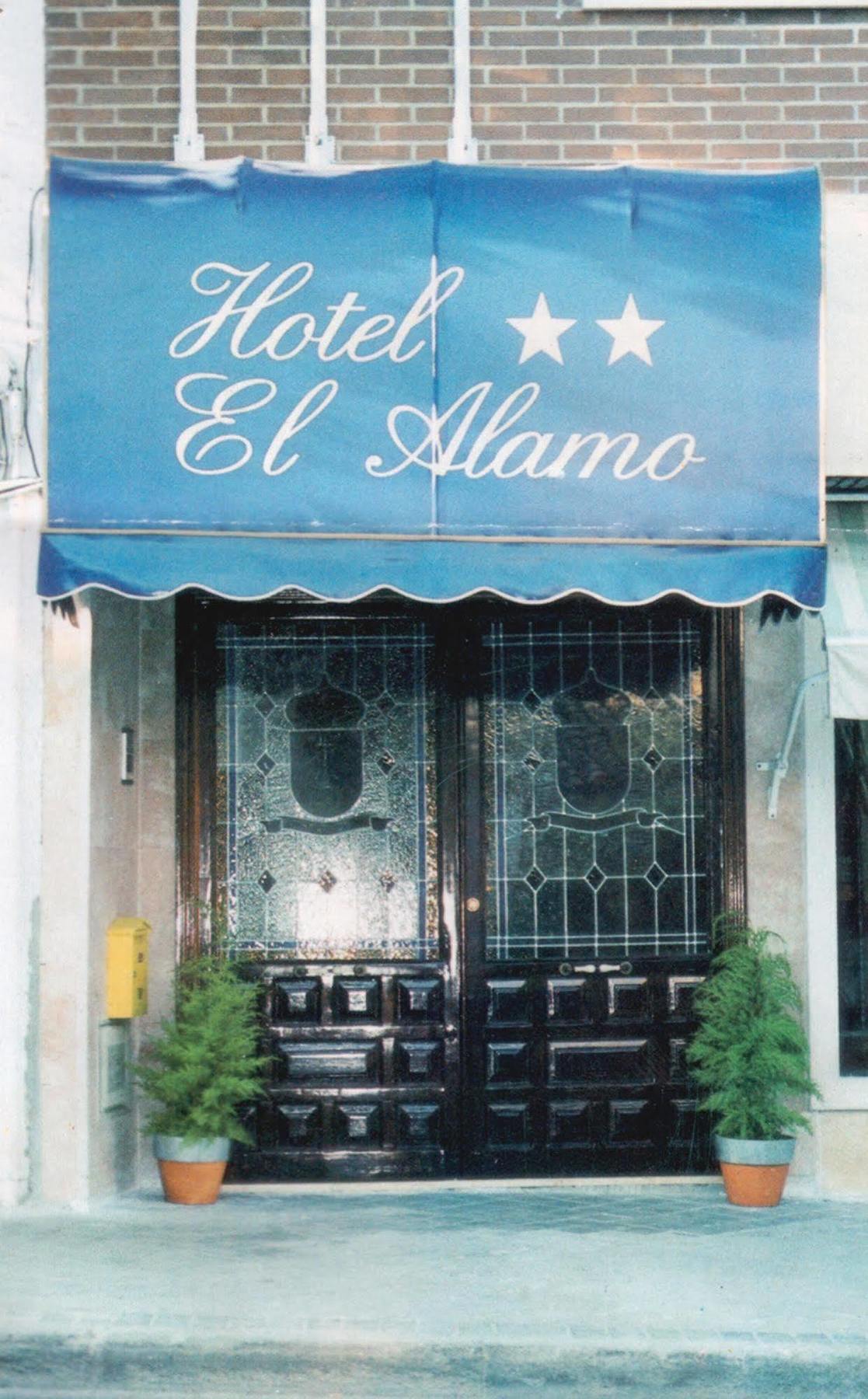 Hotel Restaurante El Álamo Exterior foto